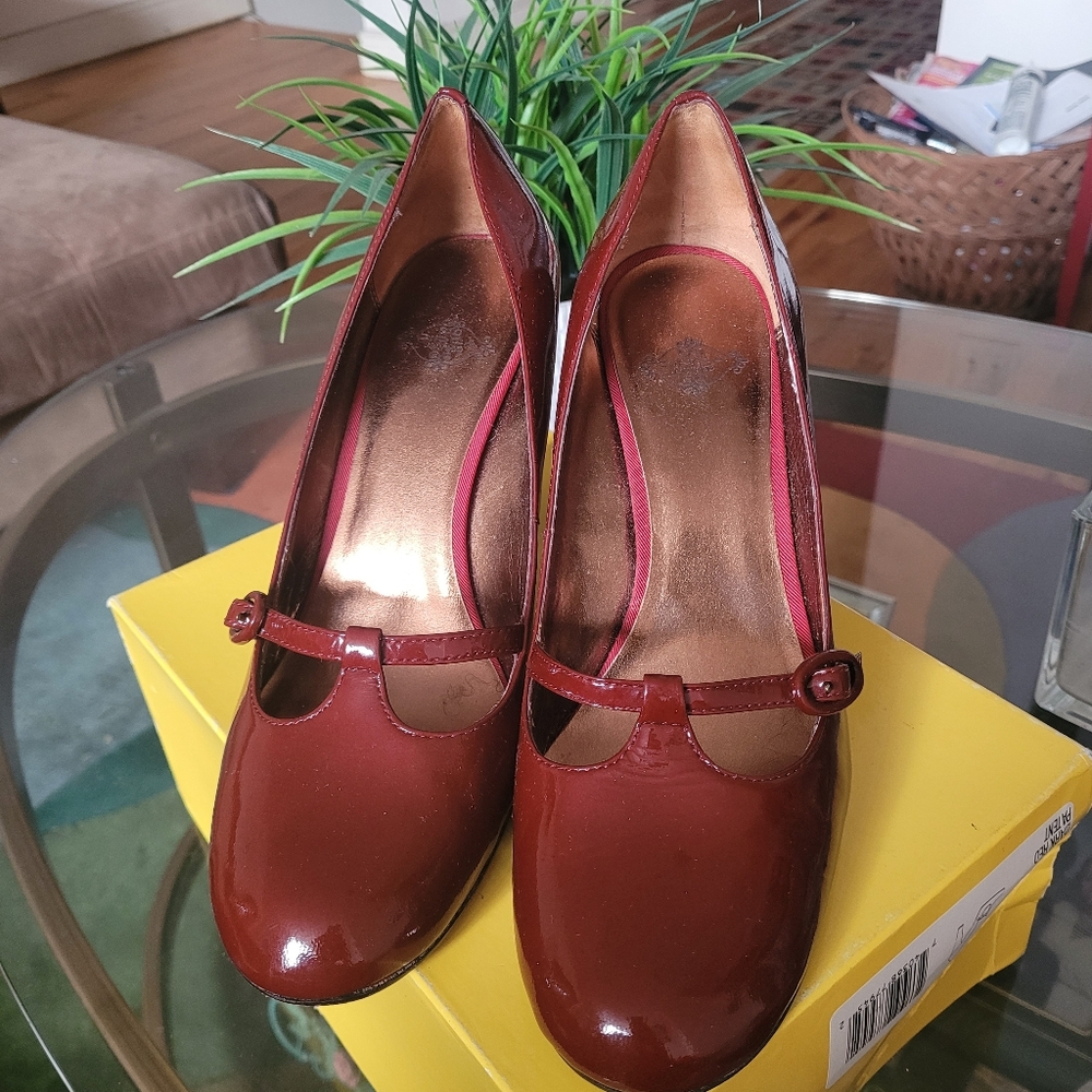 Joan & David Burgundy/Brick Red Patent Leather Shoes - Medium Heels